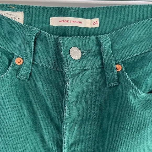 Levi’s Wedgie Straight Fit Green Corduroy Pants - 24 - Picture 5 of 8